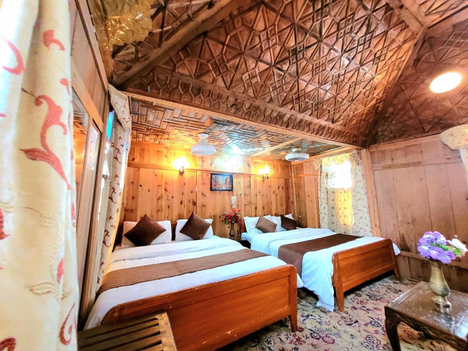 The Heritage Safina Group Of Houseboats Srīnagar Zewnętrze zdjęcie